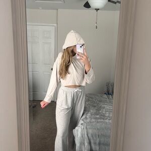 NIKE YOGA Hoodie long sleeve cropped! Size Medium Color off white